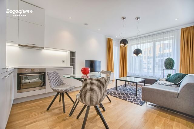 pexels-vecislavas-popa-1571453